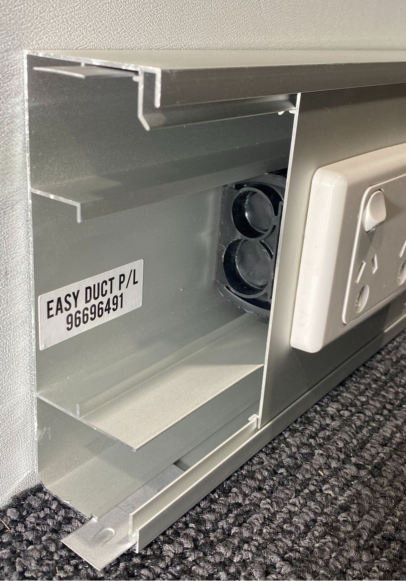 Aluminium Ducted Skirting EASY 150 x 50 Easy Ducted Skirting